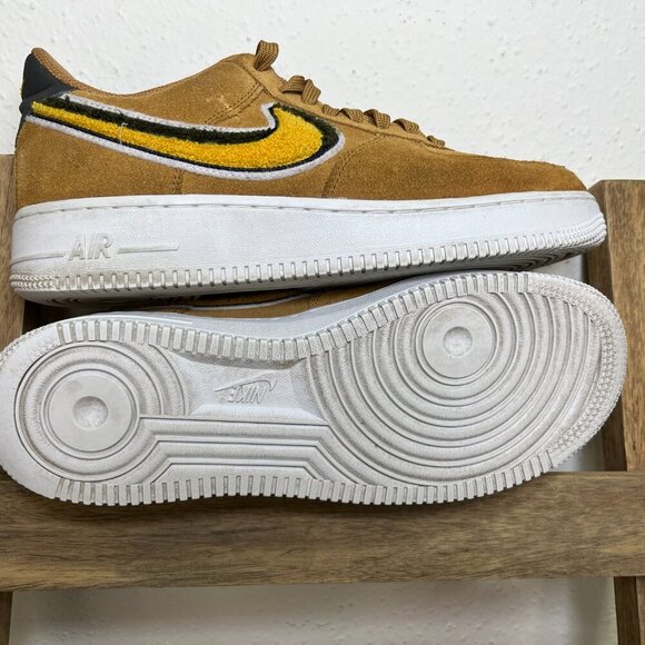 The Nike Air Force 1 Low 3D Chenille Swoosh “Muted Bronze - Picture 2 of 5